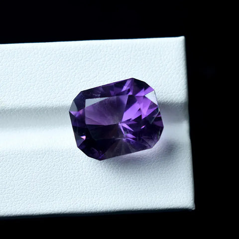 Pure Purple Glamour Natural Amethyst Stone To Elevate Your Elegance